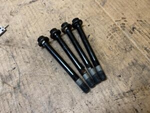 4 X ŚRUBA M12X133 FORD BRONCO 21-