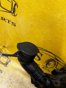 ZBIORNICZEK ZBIORNIK PŁYNU DO SPRYSKIWACZY POMPKA TESLA MODEL 3 PRZEDLIFT