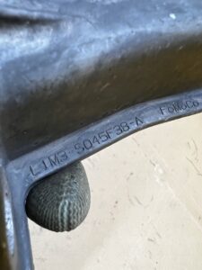 WSPORNIK MOCOWANIE DESKI KONSOLI FORD EXPLORER MK6