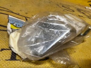 MOCOWANIE UCHWYT WSPORNIK WORKA DO PRZEWOZU NART BMW E88 NOWE OEM