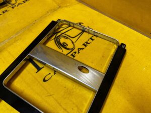 DEKOR RAMKA PANEL TUNELU ŚRODKOWEGO RANGE ROVER VELAR L560