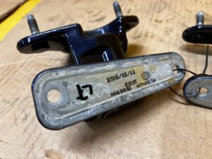 KOMPLET ZAWIASY DRZWI TYŁ LEWY MERCEDES GL X166 890