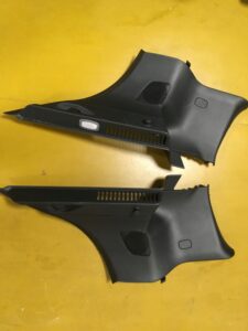 PRAWY BOCZEK TAPICERKA BAGAŻNIKA INFINITI Q30