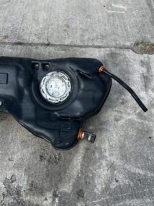 ZBIORNIK PALIWA BAK POMPA BMW M5 F90 M8 F91 F92