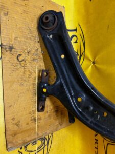 WAHACZ LEWY PRZÓD DOLNY RENAULT KOLEOS II