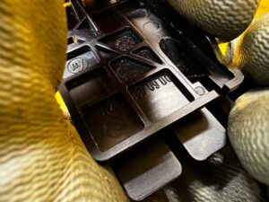 RĄCZKA DŹWIGNIA CIĘGNO LINKI MASKI POKRYWY SILNIKA MERCEDES GLS X166