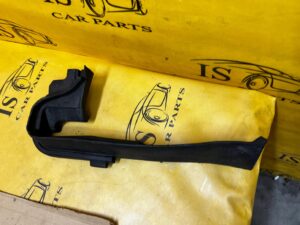 USZCZELKA PODSZYBIA MASKI POKRYWY SILNIKA BŁOTNIKA LEWA PORSCHE MACAN 95B