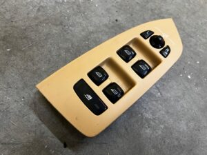 PANEL PRZEŁĄCZNIK SZYB LUSTEREK DRZWI PRZÓD LEWY VOLVO XC90 II EU