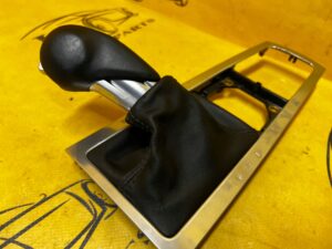 LEWAREK WYBIERAK ZMIANY BIEGÓW OSŁONA TUNELU ŚRODKOWEGO PORSCHE MACAN 95B