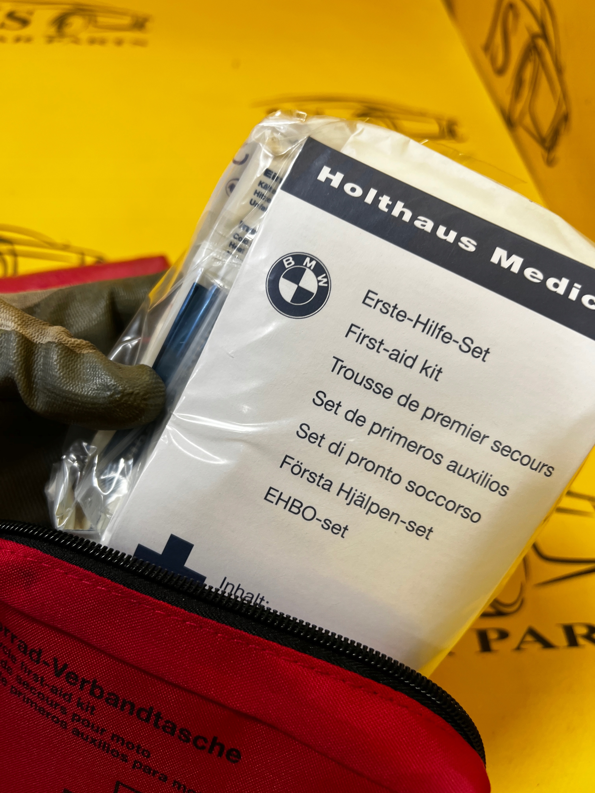 APTECZKA SAMOCHODOWA DUŻA PIERWSZA POMOC BMW NOWA OEM