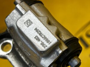 SILNICZEK SIŁOWNIK HAMULCA RĘCZNEGO TYŁ PRAWY PORSCHE PANAMERA 970 I LIFT