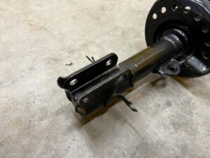 AMORTYZATOR PRZEDNI PRZÓD NISSAN LEAF I ZE0