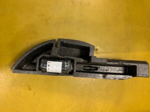 STYROPIAN BAGAŻNIKA USZCZELNIANIE OPON AUDI Q7 4M