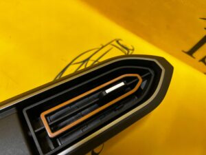 KRATKA NAWIEWU PRZÓD ŚRODEK ŚRODKOWA DACIA SANDERO III STEPWAY