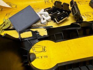 OSŁONA ZAŚLEPKA TUNELU TYŁ ZAPALNICZKA RANGE ROVER VELAR L560