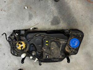 FORD KUGA III MK3 DIESEL ZBIORNIK BAK PALIWA POMPA