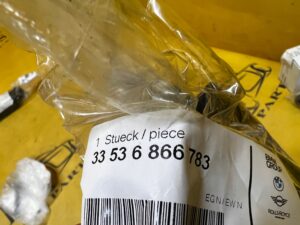 PODKŁADKA SPRĘŻYNY GÓRNA TYŁ BMW 5 F10 G30 M5 F90 6 F06 F12 8 G14 NOWA OEM