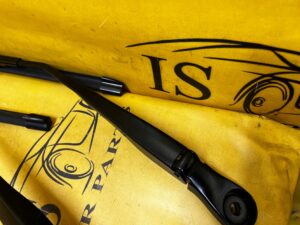 KOMPLET RAMIONA WYCIERACZKI PRZÓD FORD BRONCO 21-