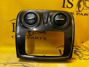 RAMKA ŚRODKOWA KRATKI NAWIEWU DACIA DUSTER II