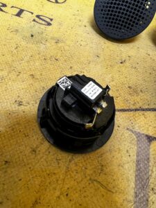 GŁOŚNIK WYSOKOTONOWY TYŁ LEWY PRAWY FORD KUGA MK3