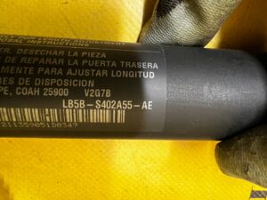 KOMPLET SIŁOWNIKI ELEKTRYCZNE KLAPY TYŁ BAGAŻNIKA FORD EXPLORER MK6