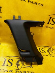 POSZYCIE SŁUPKA PRAWY TYŁ JEEP GRAND CHEROKEE WK2