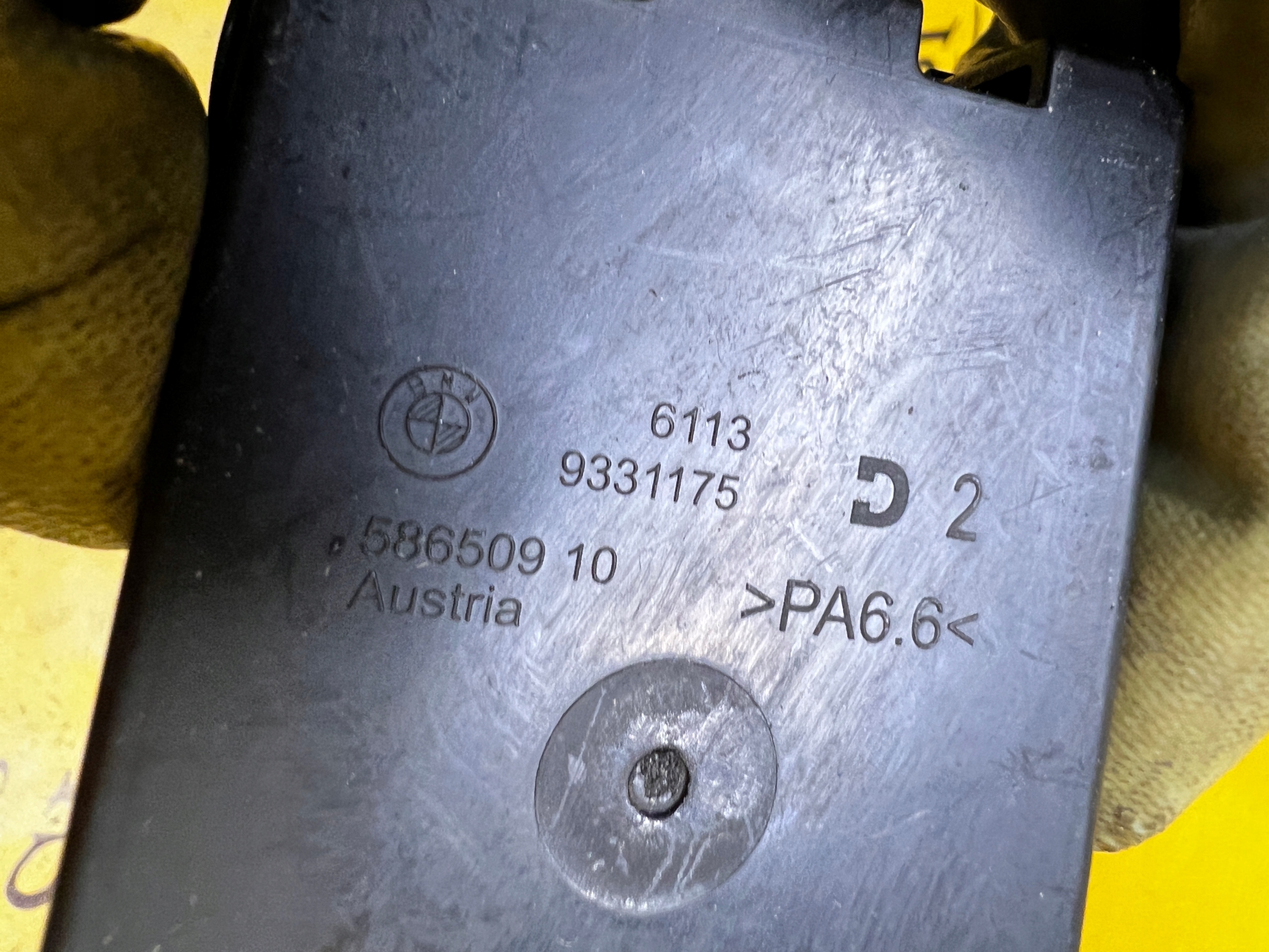 OSŁONA PLASTIK ZAŚLEPKA PRZEWODÓW ABS BMW 5 G30