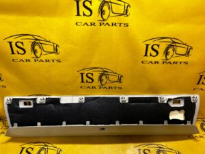 LISTWA OSŁONA KLAPY RANGE ROVER VOGUE L405