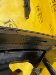 KOMPLET RĄCZKA UCHWYT MASKI POKRYWY SILNIKA PRAWY LEWY FORD BRONCO 21-