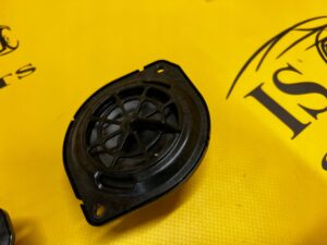 GŁOŚNIK DESKI KONSOLI PULPITU BOSE AUDI Q7 SQ7 4M0