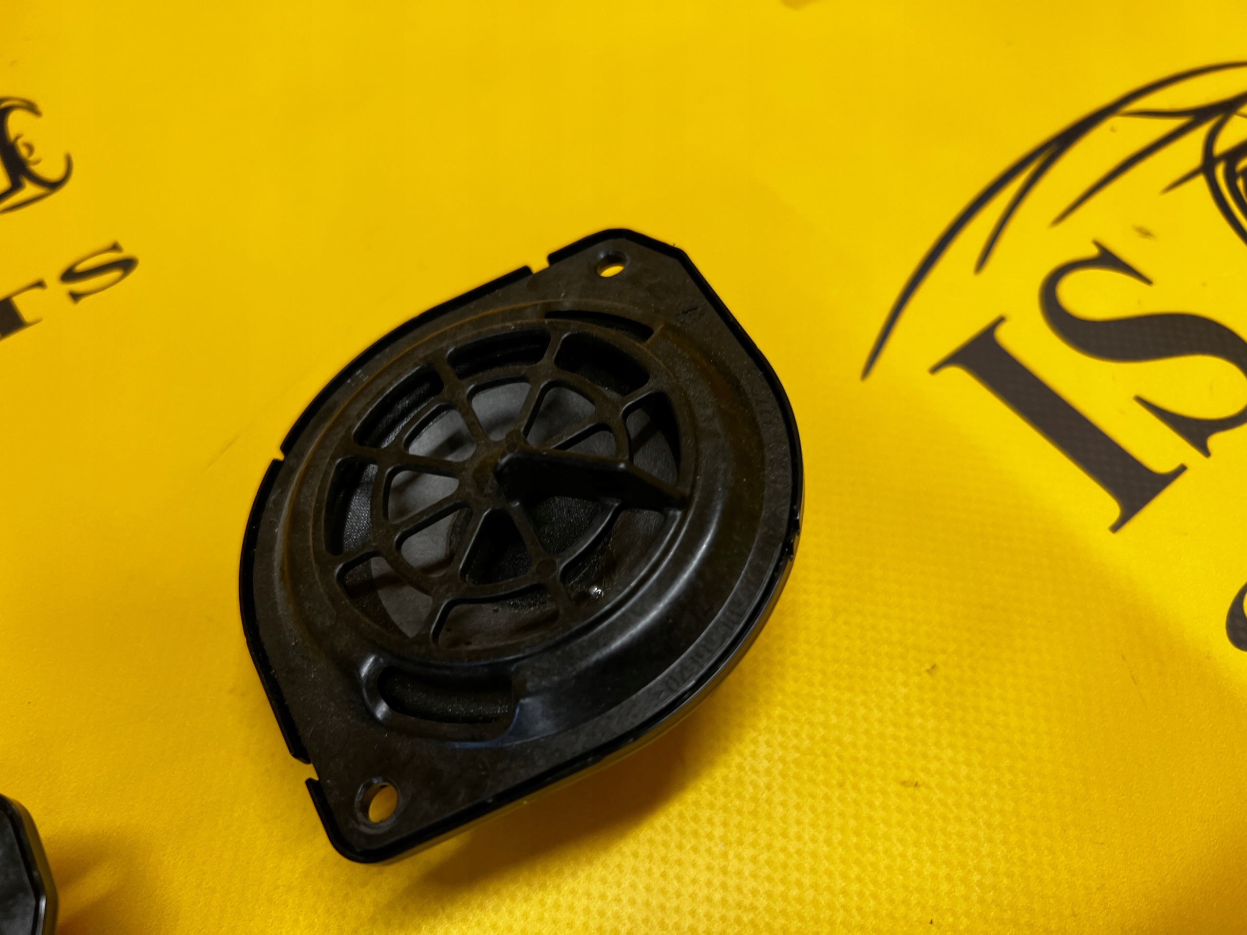 GŁOŚNIK DESKI KONSOLI PULPITU BOSE AUDI Q7 SQ7 4M0