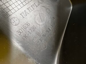 BOCZEK TAPICERKA BAGAŻNIKA PÓŁKA PRAWA PRAWY RENAULT CLIO IV 4 HB HATCHBACK