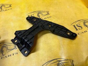 ŚLIZG MOCOWANIE UCHWYT LAMPY REFLEKTORA PRZÓD PRAWY PORSCHE MACAN 95B