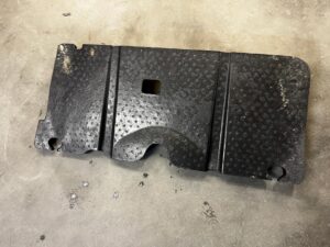 WYGŁUSZENIE WKŁAD OSŁONA BAGAŻNIKA MERCEDES GLS X166