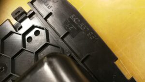 POPIELNICZKA SCHOWEK AUDI A4 B8 A5 Q5 8K0857951