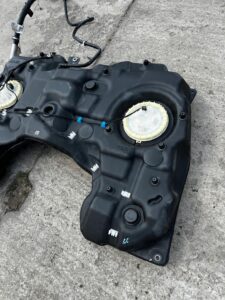 KOMPLET ZBIORNIK BAK POMPA WLEW PALIWA MERCEDES GL X166 4.7 V8 4MATIC 4X4