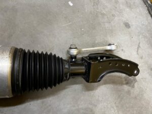 AMORTYZATOR PNEUMATYCZNY MIECH PRZÓD LEWY PORSCHE CAYENNE II 7P5 GTS