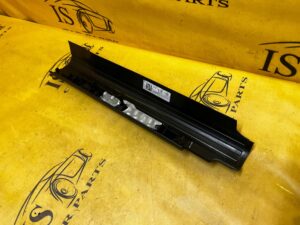 OSŁONA ZAŚLEPKA PODSUFITKI DACHU PRZÓD PRAWA 4 DRZWI FORD BRONCO 21-