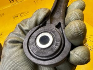 PODUSZKA ŁAPA TYŁ GÓRNA SILNIKA SUBARU FORESTER VI SL 25-