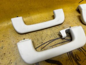 KOMPLET RĄCZKA RĄCZKI UCHWYTY UCHWYT PODSUFITKI AUDI A8 D4 4H