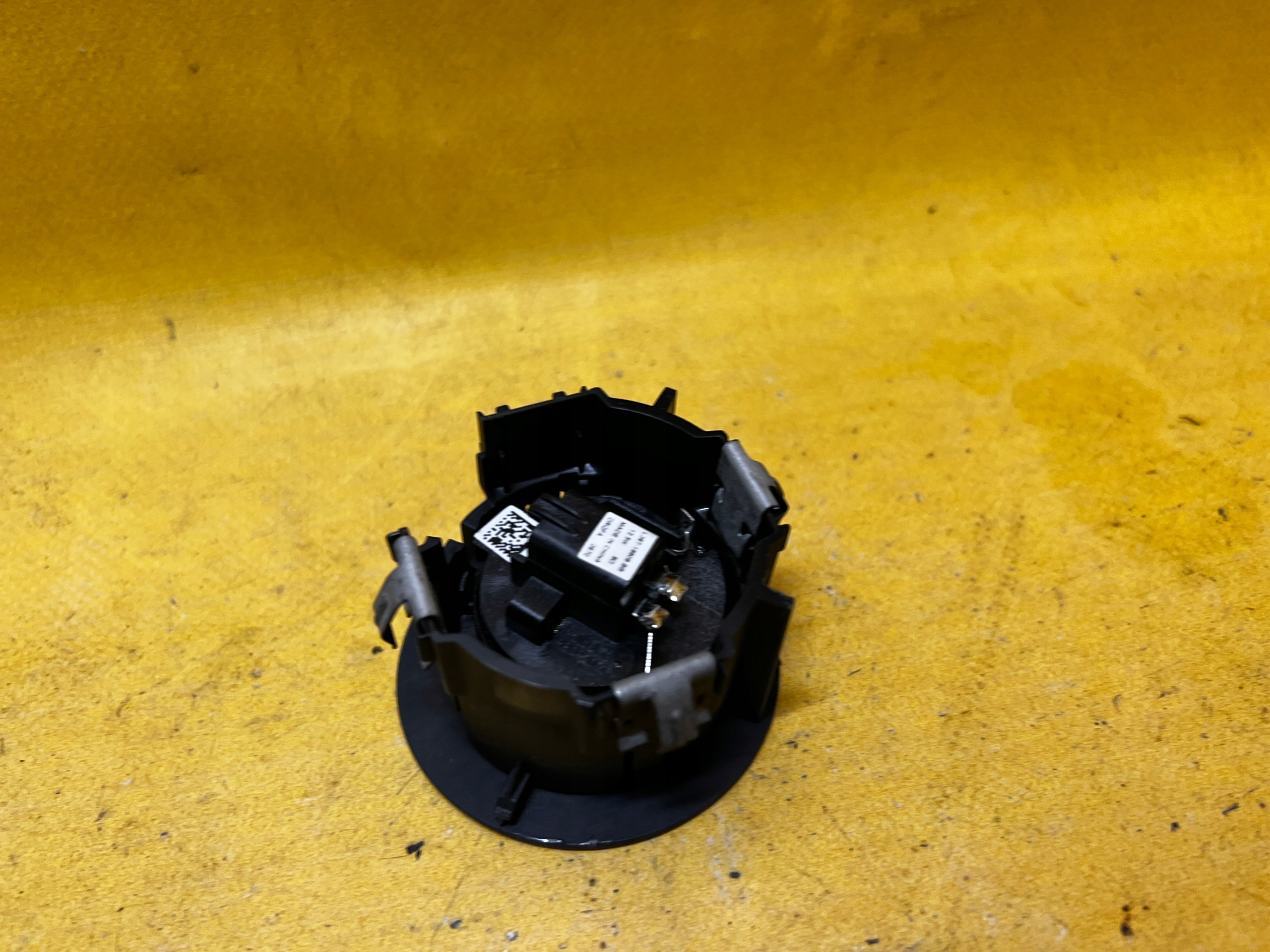 GŁOŚNIK WYSOKOTONOWY LEWY DESKI FORD KUGA MK3