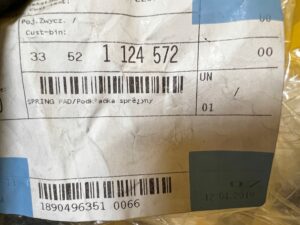 PODKŁADKA GUMA SPRĘŻYNY MCPHAERSON TYŁ BMW 5 E28 6 E24 NOWA OEM