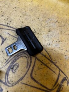 KOŃCOWKA KLAMRA PASA BEZPIECZEŃSTWA FORD MAZDA