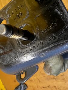 KPL ZAWIASY DRZWI TYŁ PRAWY FORD BRONCO 21- AZURE GREY PEARL