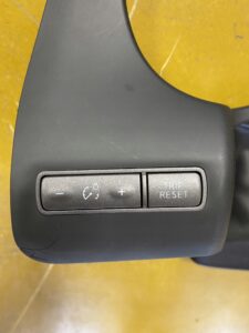 OSŁONA RAMKA LICZNIKA KIEROWNICY INFINITI Q50