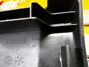 ZAŚLEPKA OSŁONA MOCOWANIA KANAPY TYŁ 3 RZĘDU LEWA FORD EXPLORER MK6