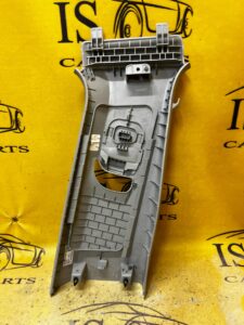 OSŁONA POSZYCIE SŁUPKA B ŚRODKOWEGO ŚRODEK LEWE LEWA LEWEGO SKODA SCALA