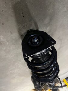 NOGA ZWROTNICA AMORTYZATOR PRZÓD PRAWY PEUGEOT 2008 II 1.5 BLUE HDI