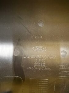 OSŁONA TYŁ TUNELU ŚRODKOWEGO WEJŚCIE USB USB-C FORD ESCAPE MK4