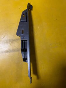 OSŁONA ZAŚLEPKA LISTWA DÓŁ DESKI FORD FIESTA MK8